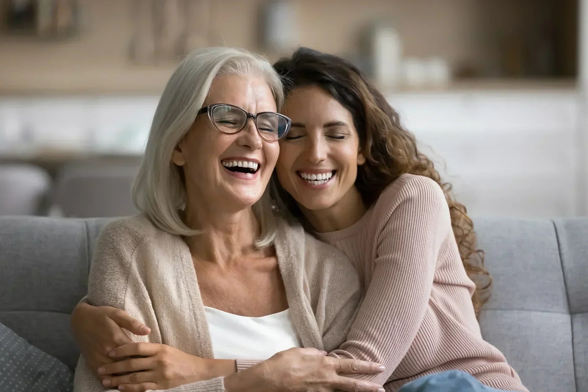 Open communication between mother and daughter: coping with hot flashes